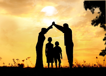 چگونه والد آگاه‌تری باشیم؟